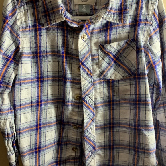 2 Old Navy Boys 4T long sleeve - Picture 3 of 4